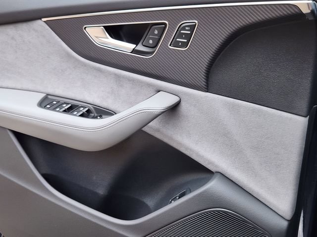 New 2026 Audi SQ8 Premium Plus AWD/4WD image 21