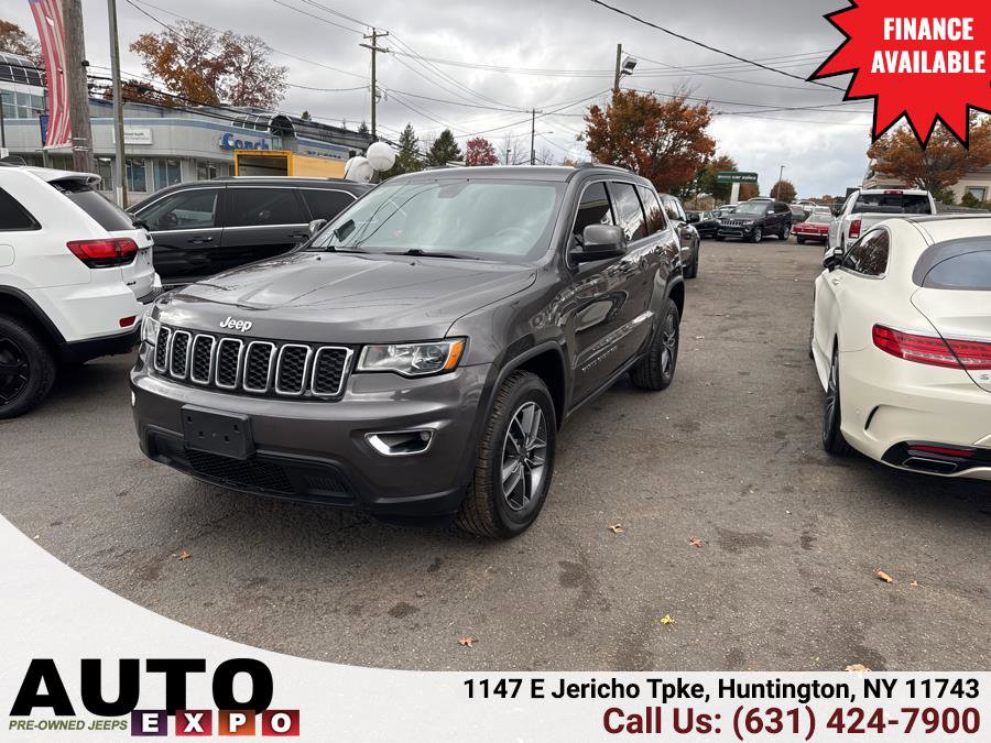 Used 2019 Jeep Grand Cherokee Laredo w/ Laredo X Package image 3