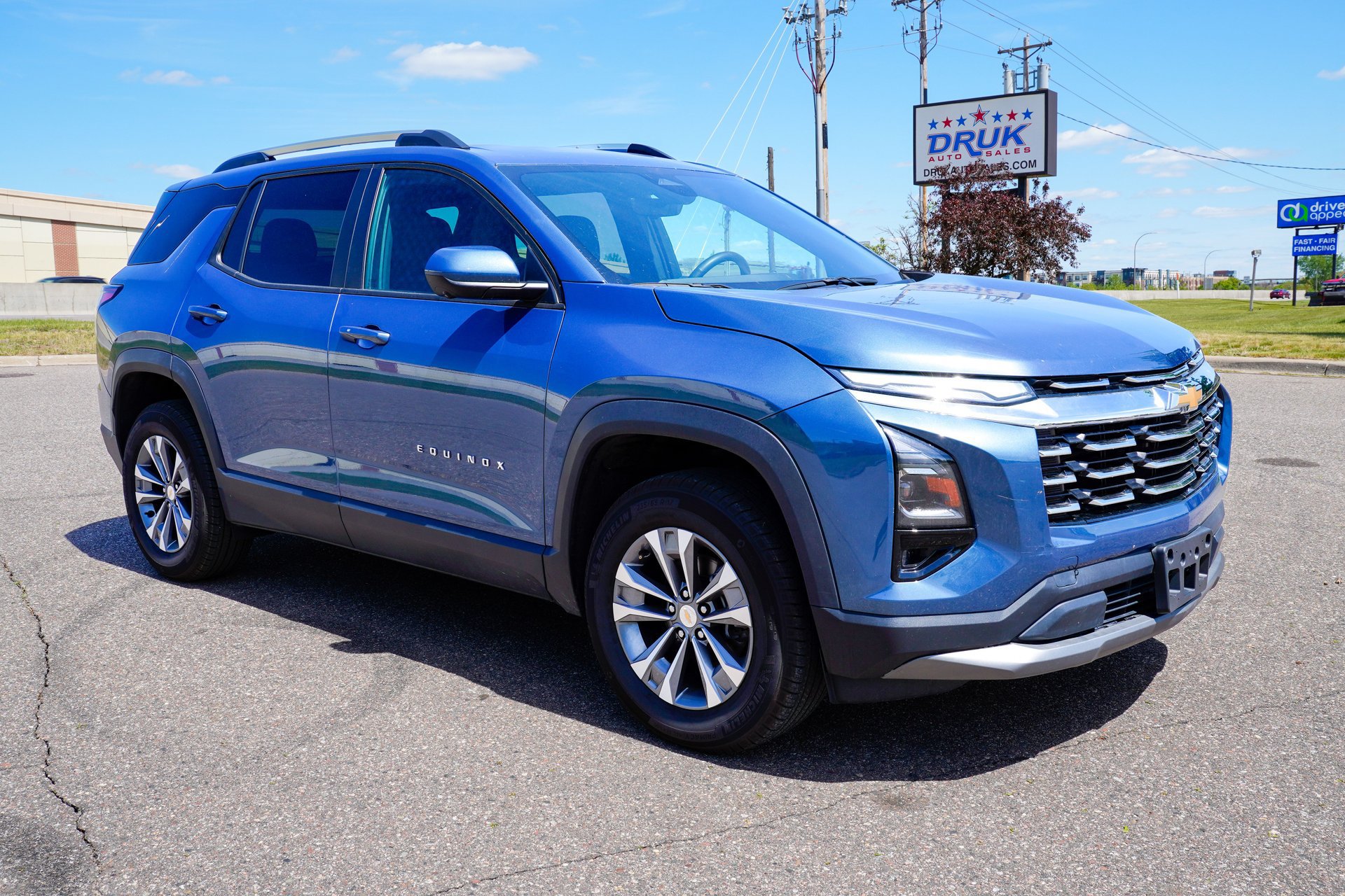 Used 2025 Chevrolet Equinox LT w/ Convenience Package II AWD/4WD image 1
