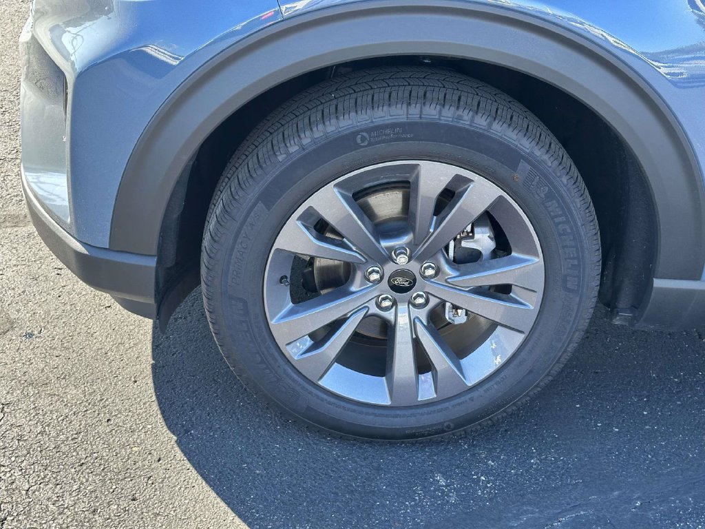 Certified 2026 Ford Explorer Active w/ Active Comfort Package AWD/4WD image 8
