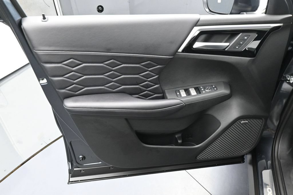 New 2026 Mitsubishi Outlander SEL FWD image 13