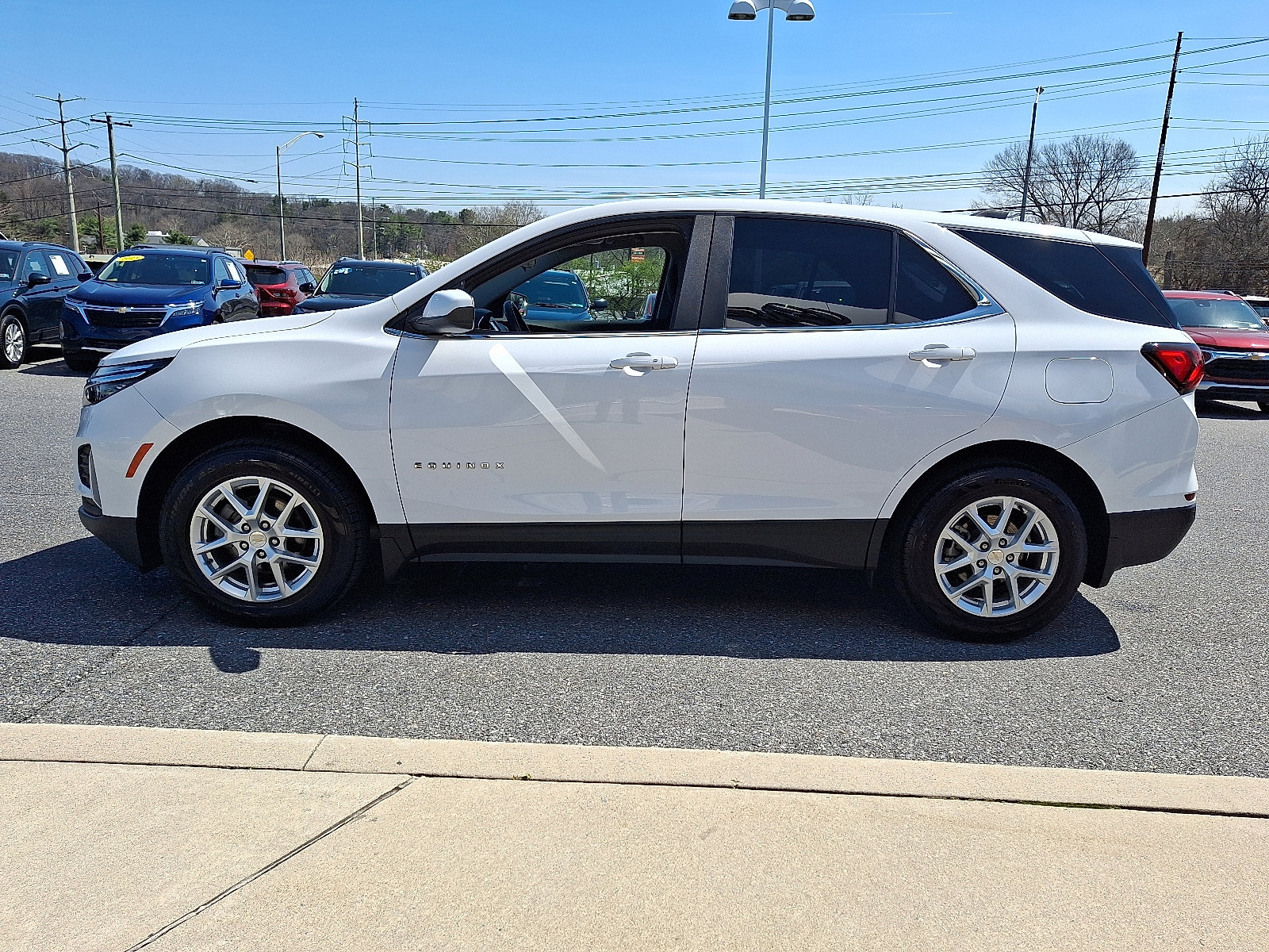 Used 2022 Chevrolet Equinox LT AWD/4WD image 4