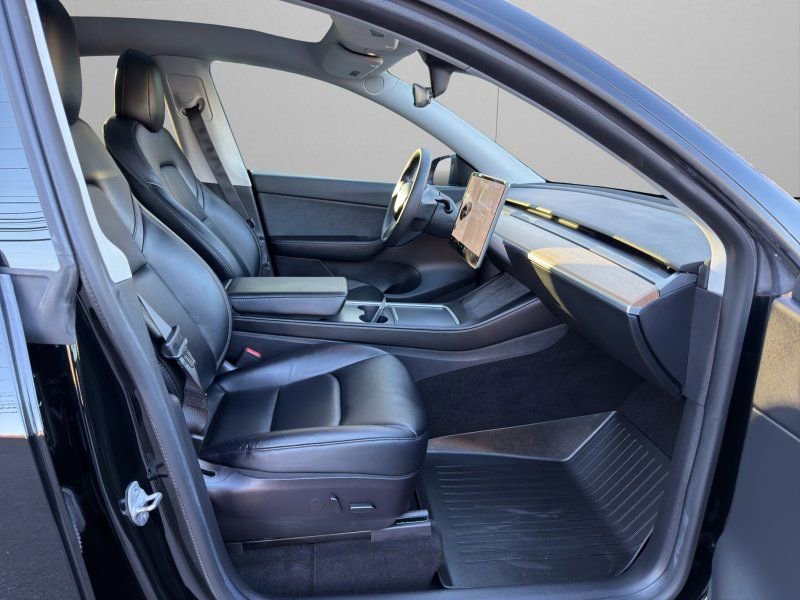 Used 2021 Tesla Model Y Performance image 13