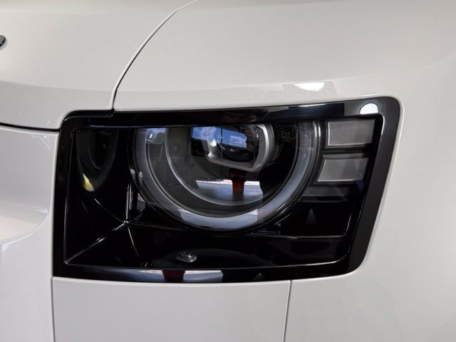 New 2026 Land Rover Defender 110 X-Dynamic SE AWD/4WD image 15