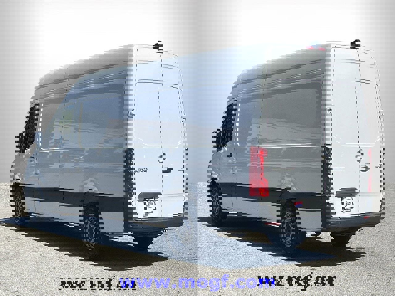 Used 2025 Mercedes-Benz Sprinter 2500 image 2