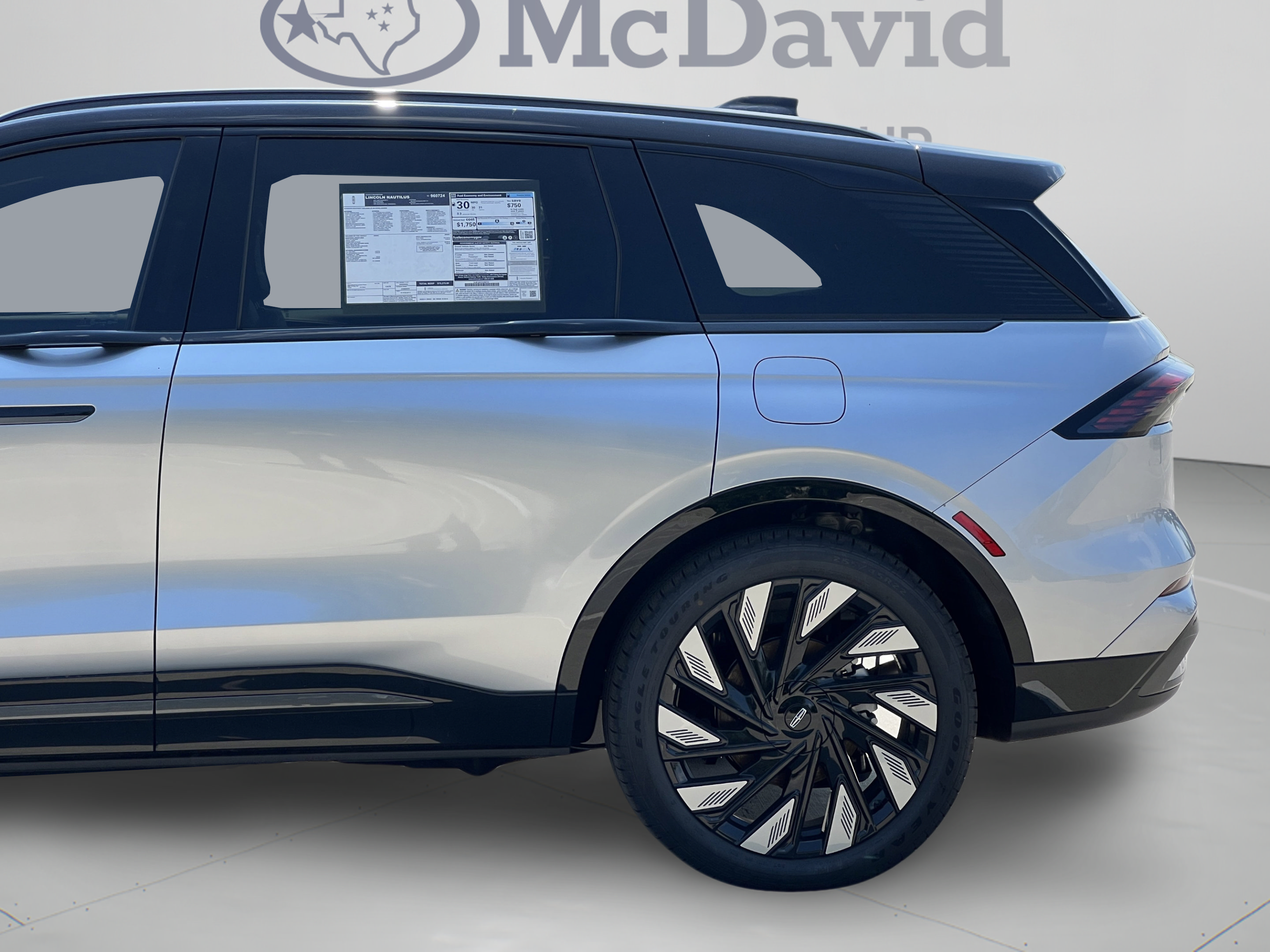 New 2025 Lincoln Nautilus Reserve w/ Jet Appearance Package AWD/4WD image 32