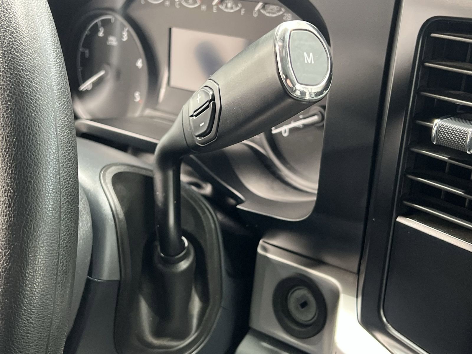 Used 2024 Ford F350 XLT image 19