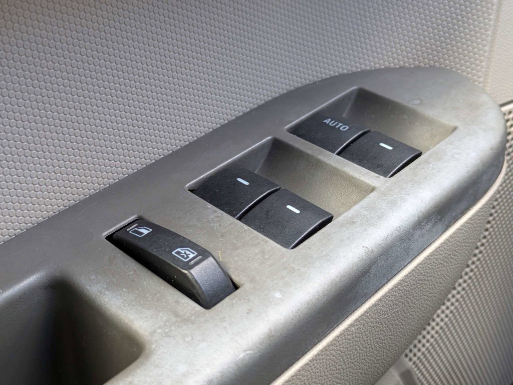 Used 2010 Ford Escape XLS image 30