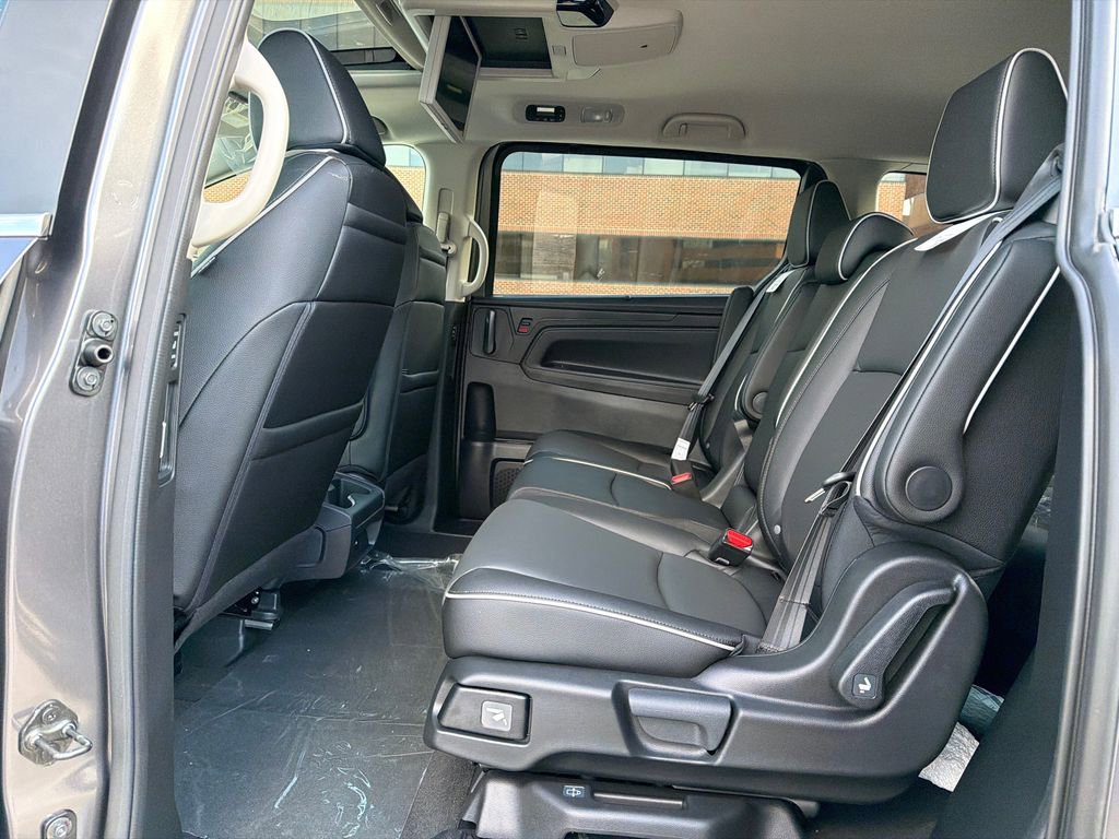 New 2026 Honda Odyssey Touring image 18