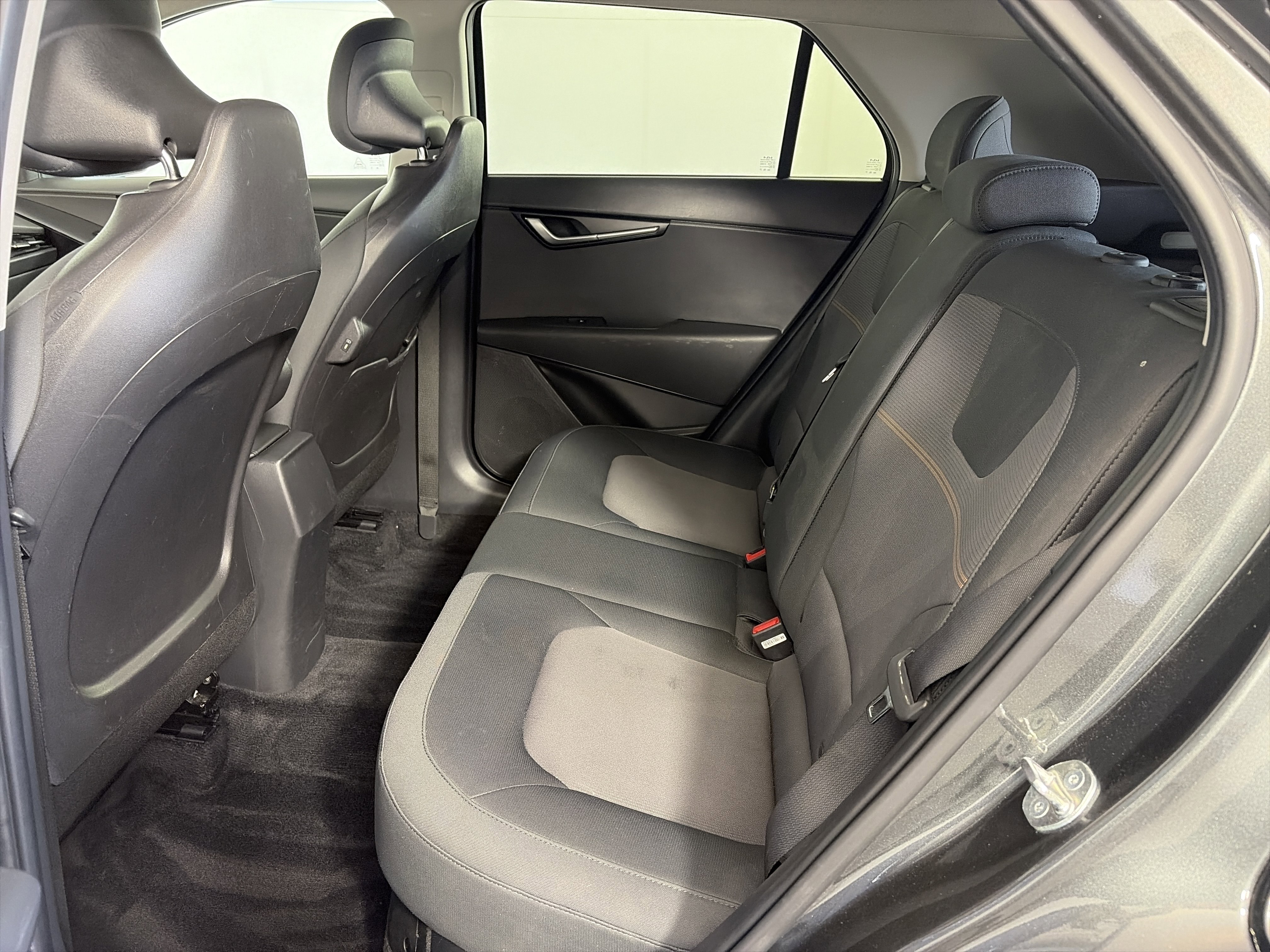 Used 2024 Kia Niro LX FWD image 7