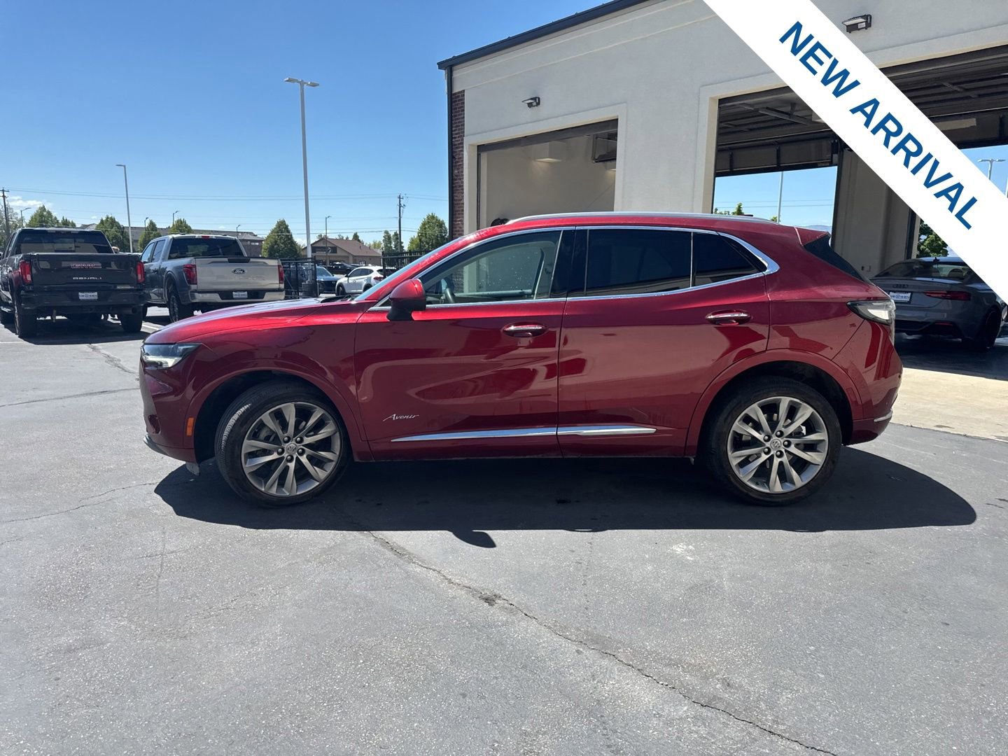 Used 2022 Buick Envision Avenir w/ Technology Package II FWD image 4