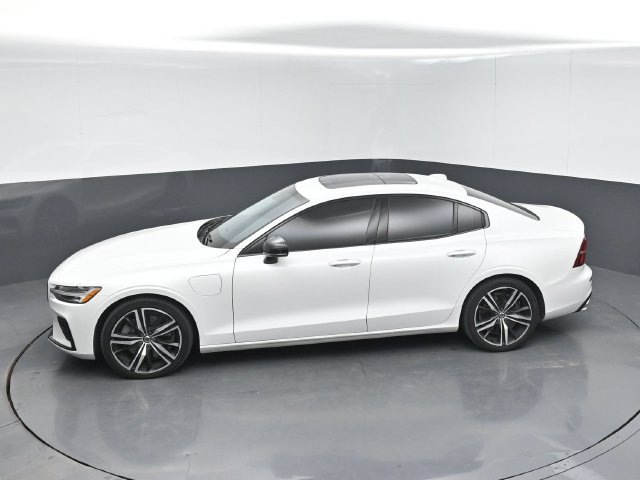 Used 2021 Volvo S60 T8 R-Design Expression w/ Premium Package AWD/4WD image 41