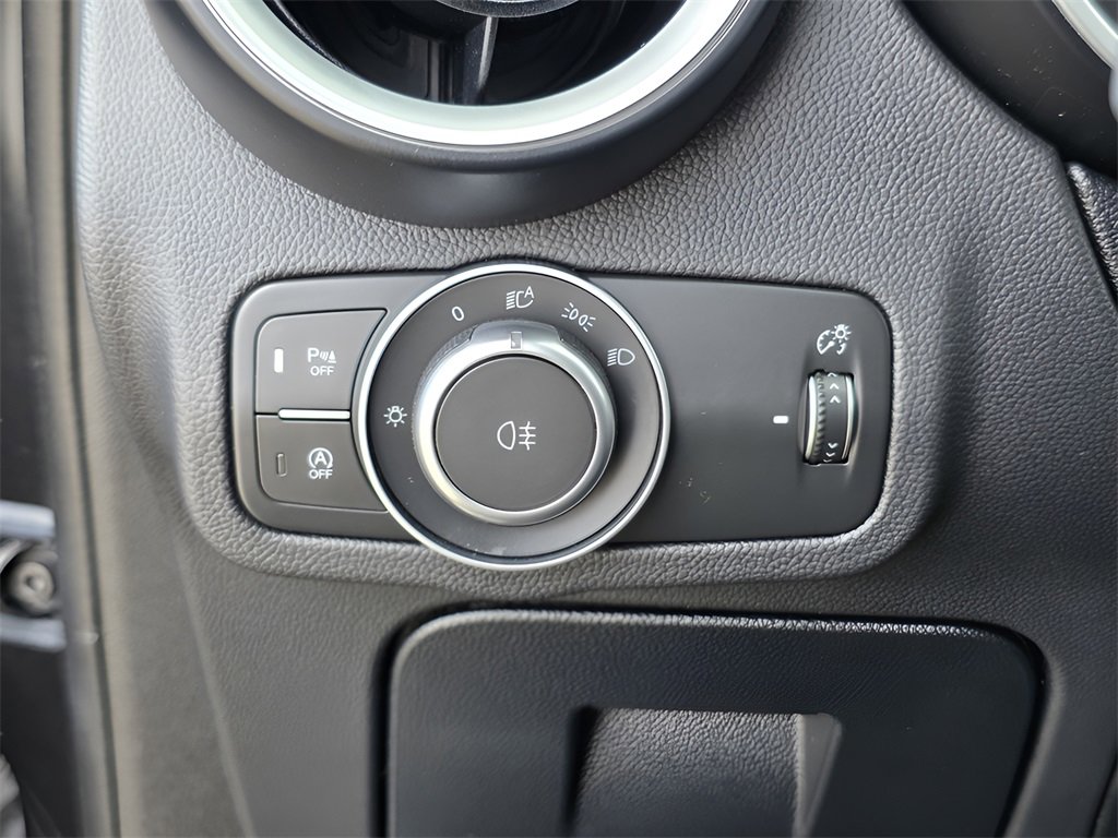 Used 2022 Alfa Romeo Stelvio Sprint image 25