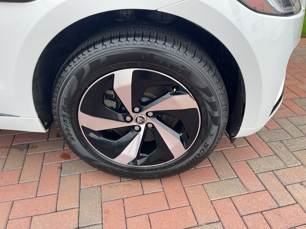 Used 2025 Jaguar F-PACE R-Dynamic S image 6