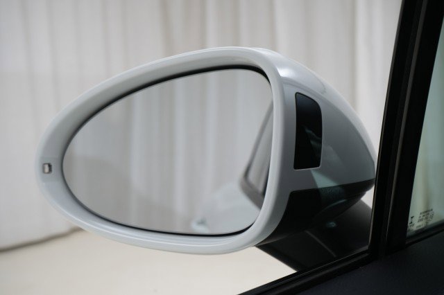 Used 2020 Porsche Macan image 31