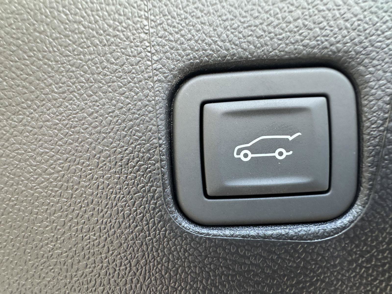 New 2026 Chevrolet Blazer LT w/ Sound & Technology Package AWD/4WD image 17