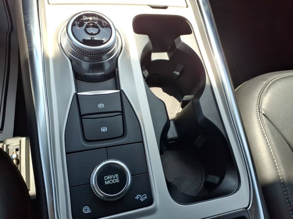 Used 2023 Ford Explorer XLT w/ Equipment Group 202A AWD/4WD image 24