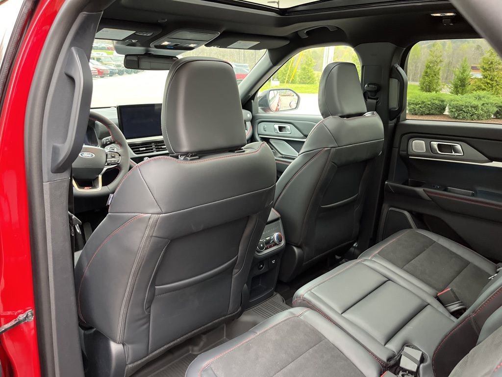 Used 2026 Ford Explorer ST w/ Sun And Sound Package image 9