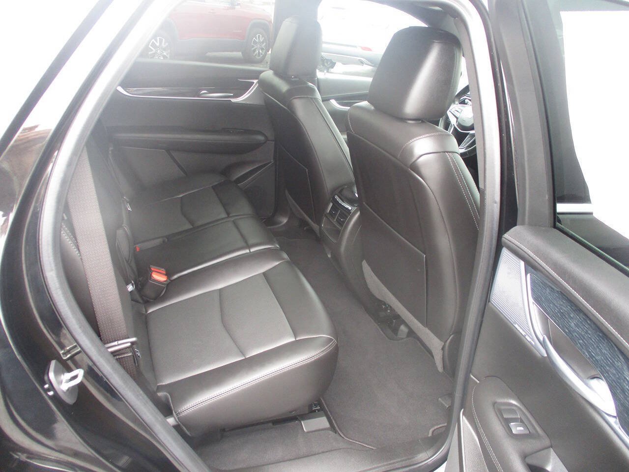Used 2024 Cadillac XT5 Premium Luxury AWD/4WD image 15