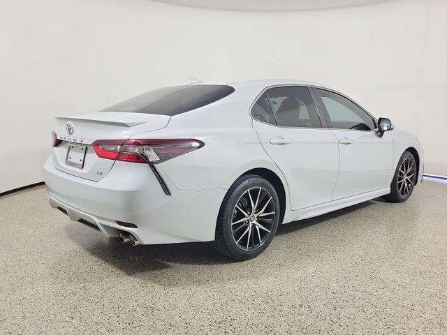 Used 2022 Toyota Camry SE FWD image 5