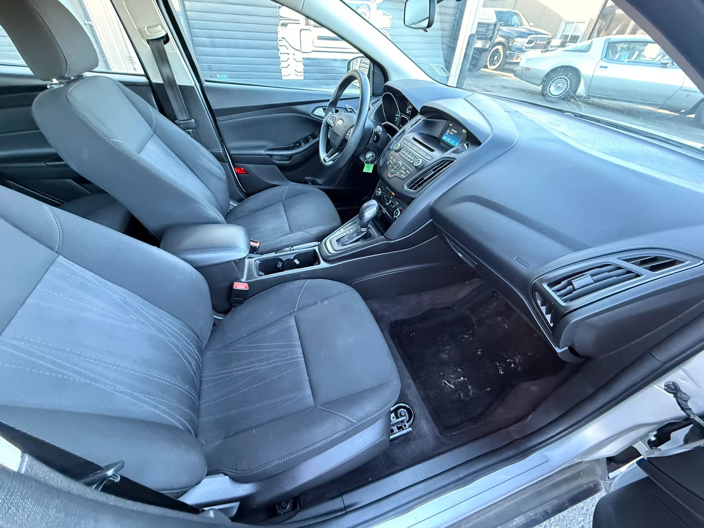 Used 2017 Ford Focus SE FWD image 17