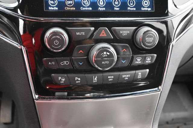 Used 2021 Jeep Grand Cherokee Trailhawk w/ Premium Lighting Group AWD/4WD image 12
