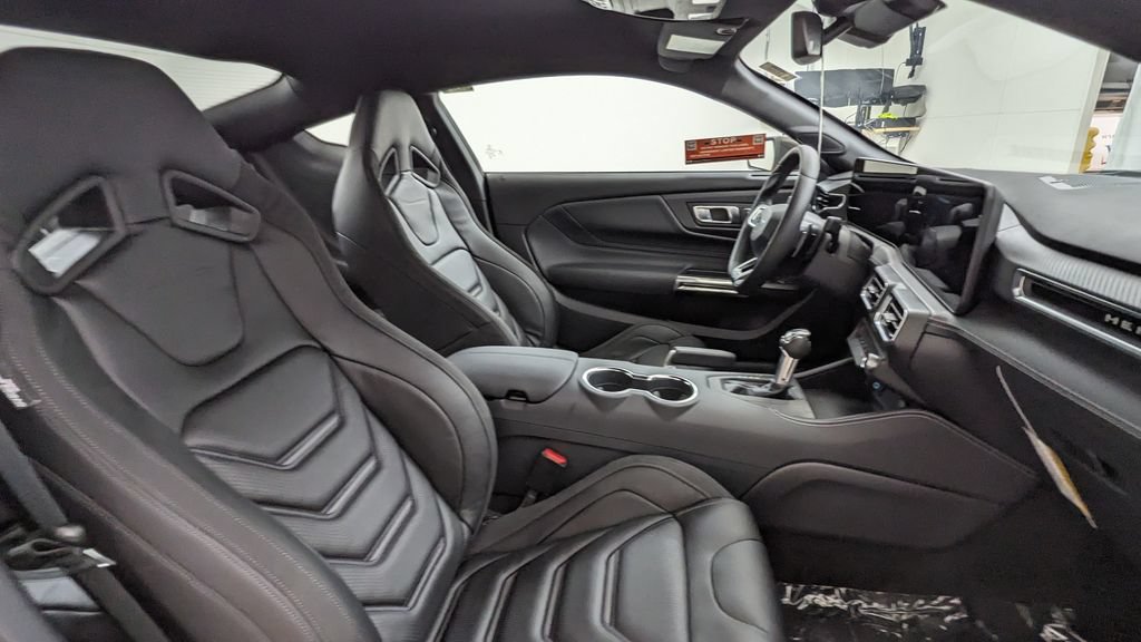 New 2026 Ford Mustang GT Premium w/ GT Performance Package RWD image 33