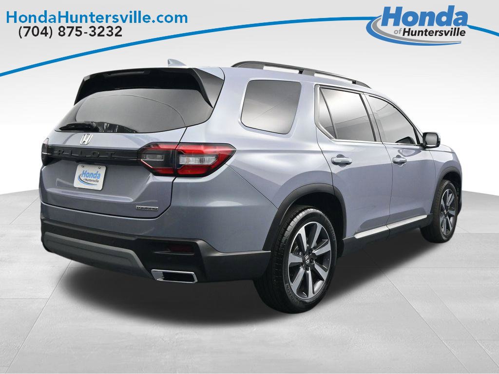 Used 2025 Honda Pilot Touring image 8