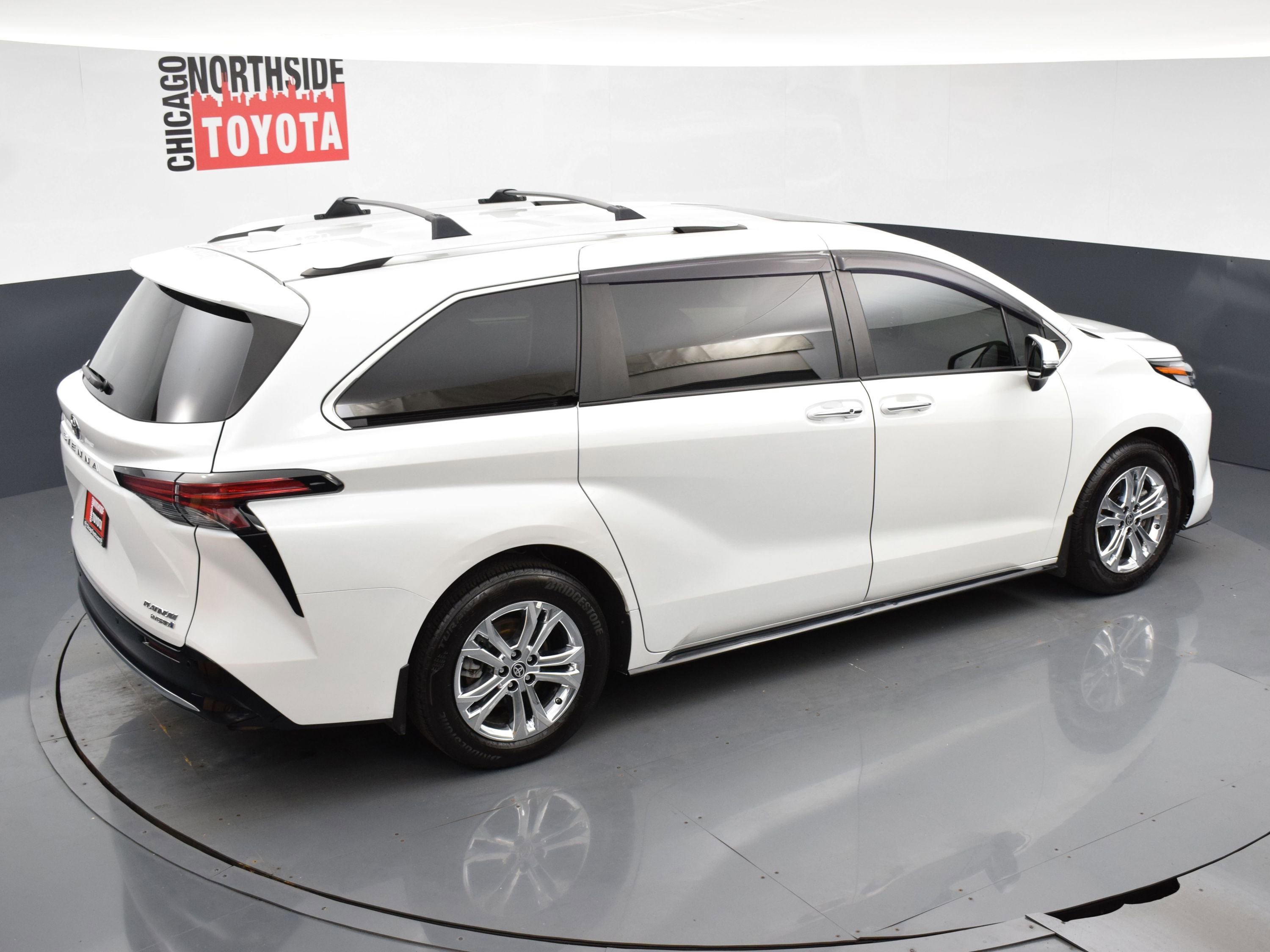 Used 2022 Toyota Sienna Platinum AWD/4WD image 31
