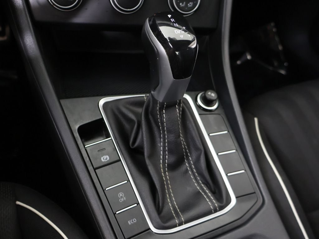 Used 2023 Volkswagen Jetta Sport FWD image 43