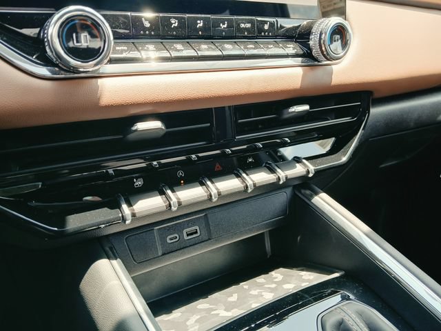New 2026 GMC Canyon AT4 w/ Technology Plus Package AWD/4WD image 27