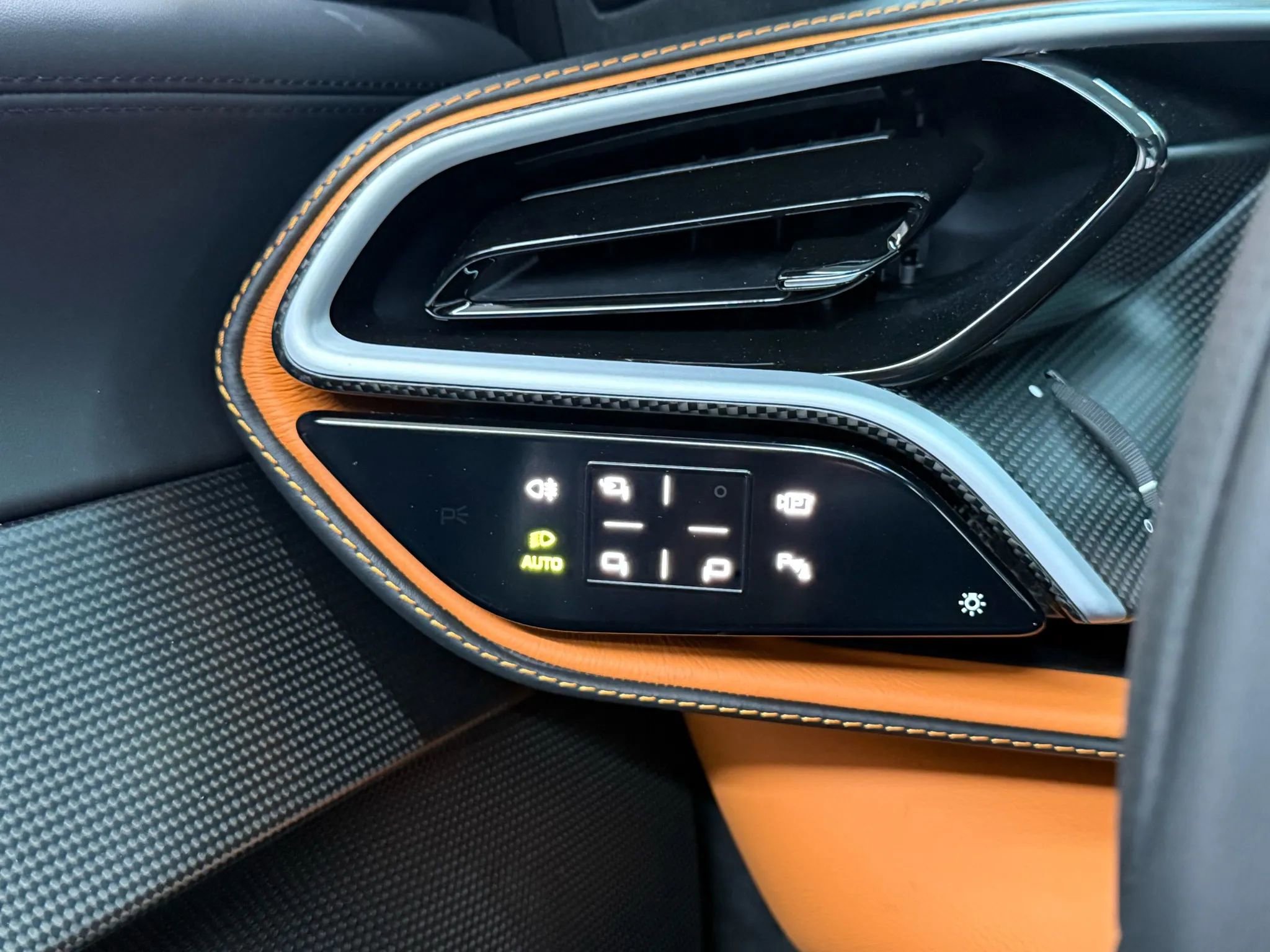 Used 2024 Ferrari 296 GTS image 37