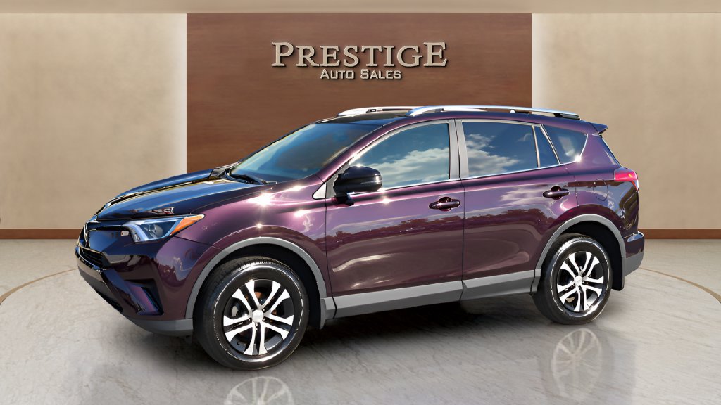 Used 2018 Toyota RAV4 LE FWD image 45
