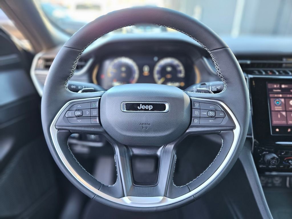 New 2025 Jeep Grand Cherokee Altitude image 26