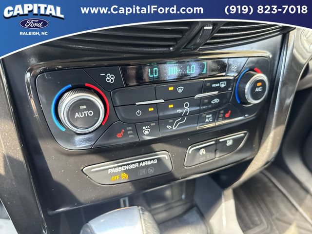 Used 2017 Ford Escape SE w/ SE Sport Appearance Package AWD/4WD image 30