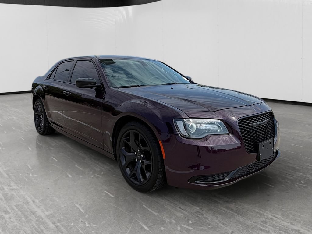 Used 2021 Chrysler 300 Touring w/ Sport Appearance Package RWD image 7