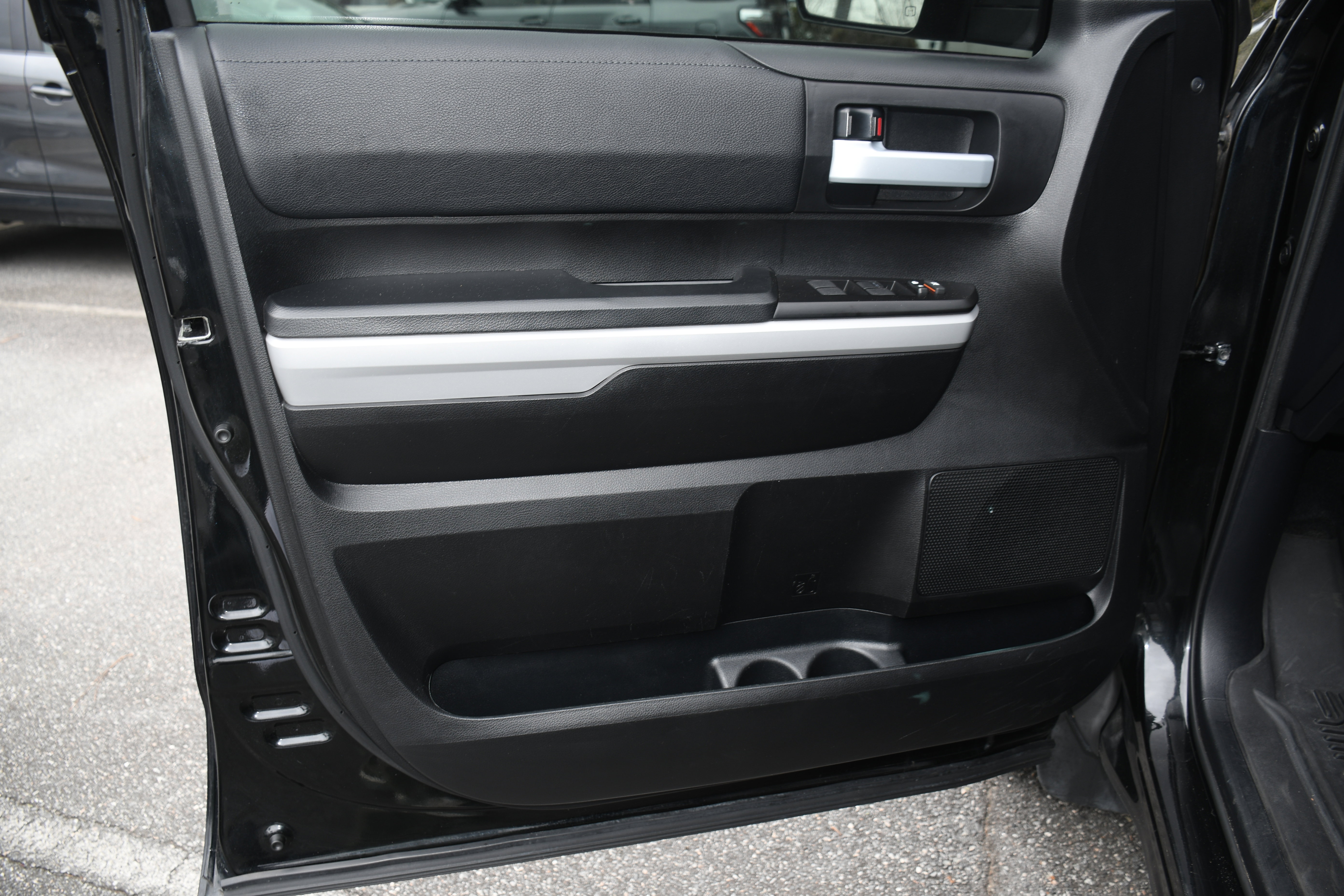 Used 2019 Toyota Tundra SR5 image 9