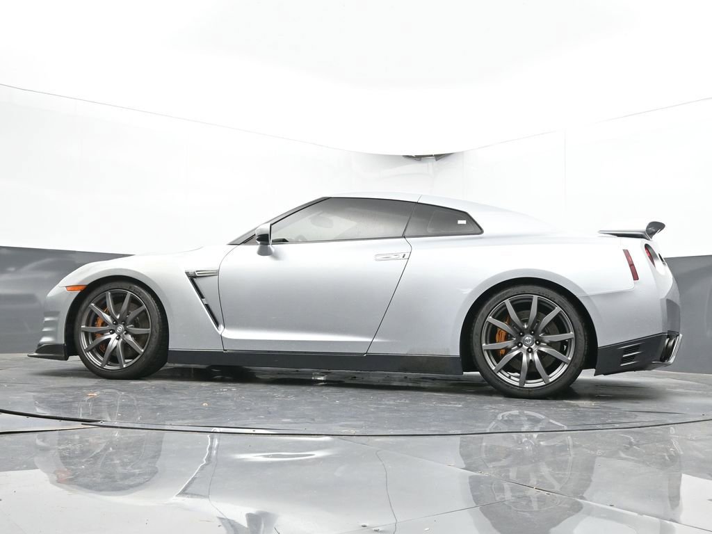 Used 2012 Nissan GT-R Premium image 47