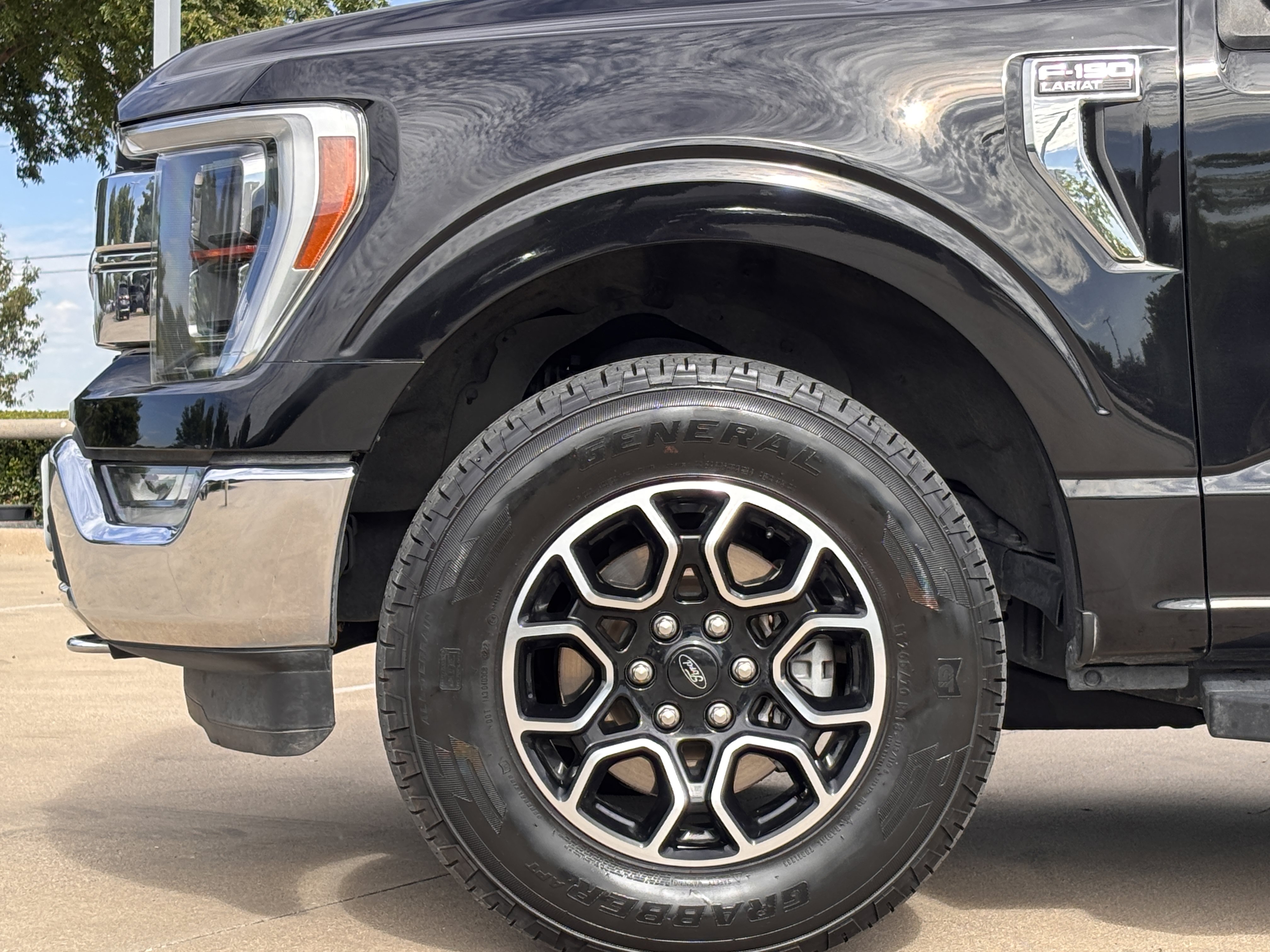 Used 2021 Ford F150 Lariat w/ Equipment Group 502A High AWD/4WD image 12