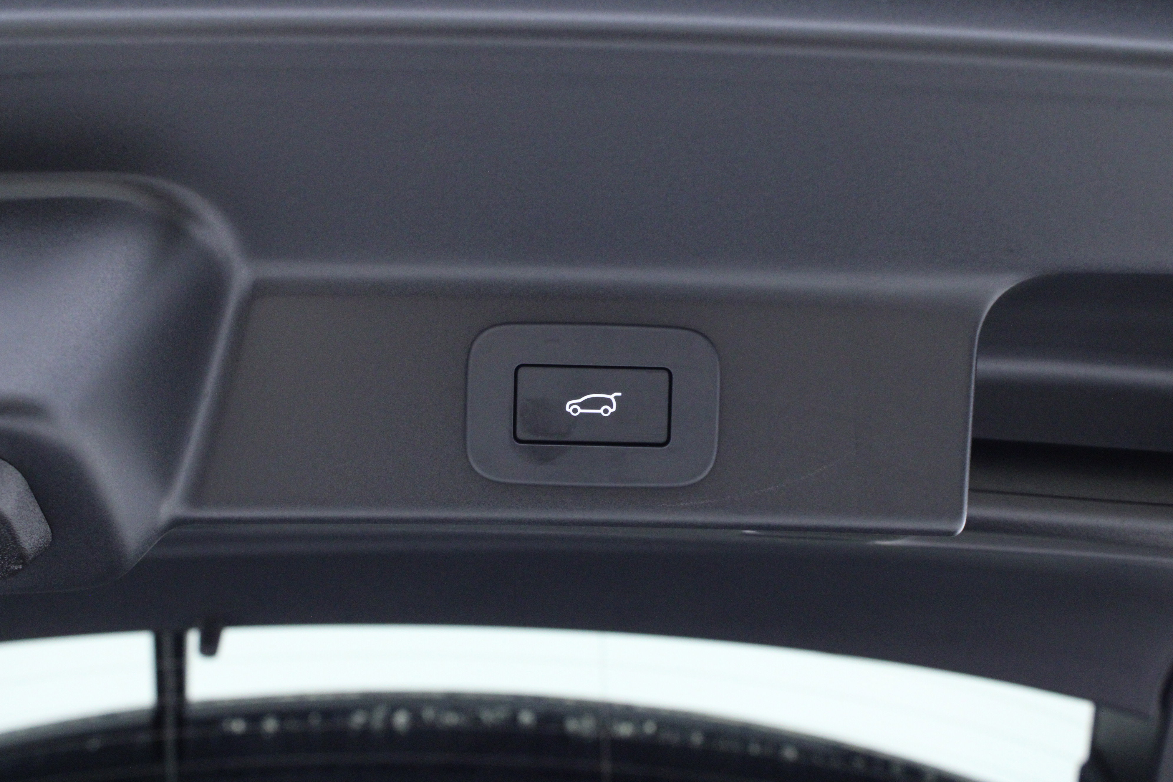 Used 2025 Jaguar F-PACE R-Dynamic S image 10