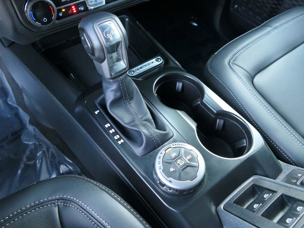 Used 2025 Ford Bronco Outer Banks image 24