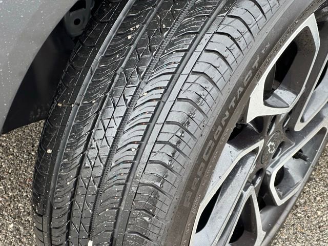 Used 2025 Chevrolet Trax RS w/ Driver Confidence Package image 17