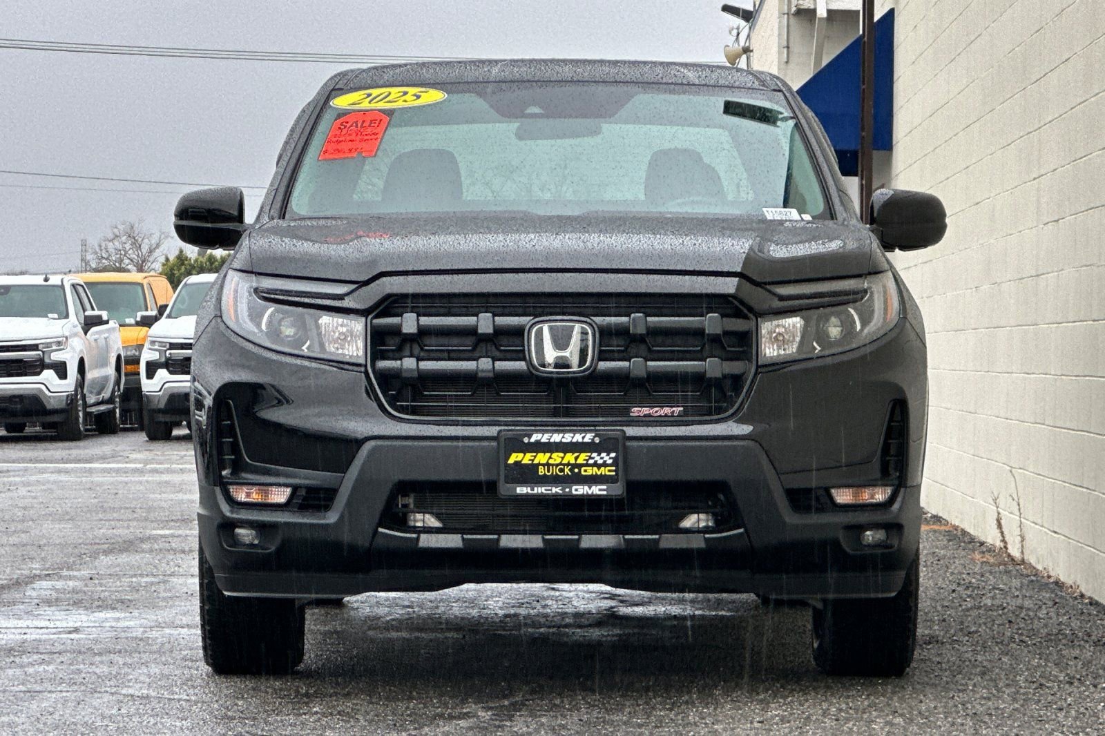 Used 2025 Honda Ridgeline Sport image 9