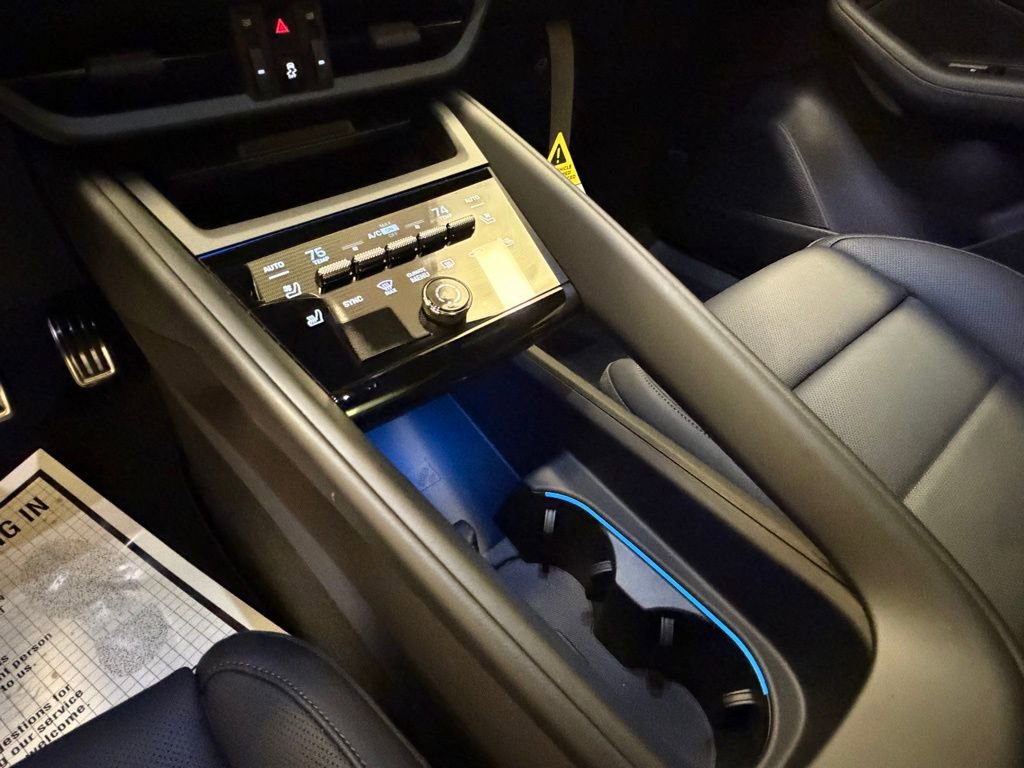 New 2025 Porsche Macan 4S Electric image 19