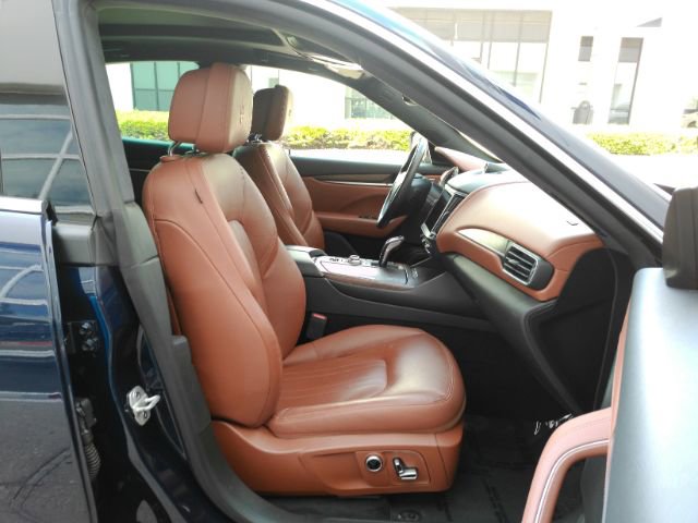 Used 2021 Maserati Levante AWD/4WD image 18