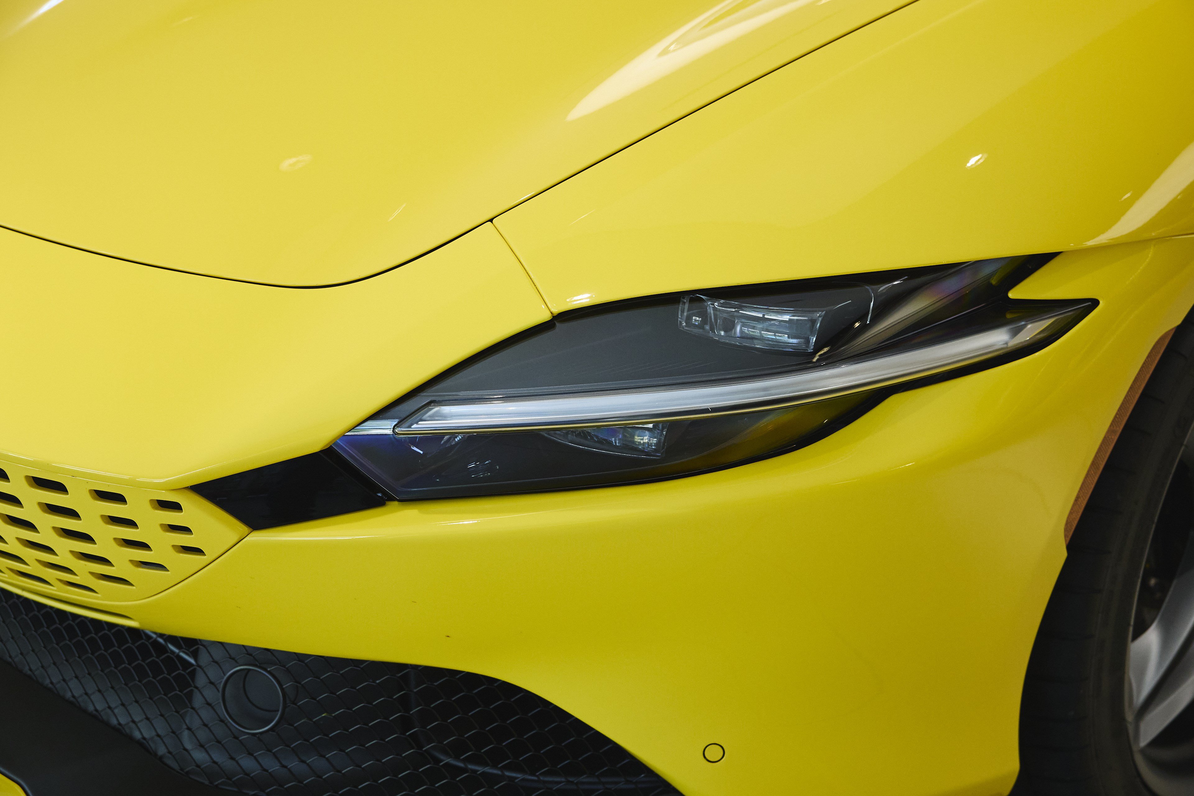 Used 2025 Ferrari Roma Spider RWD image 65