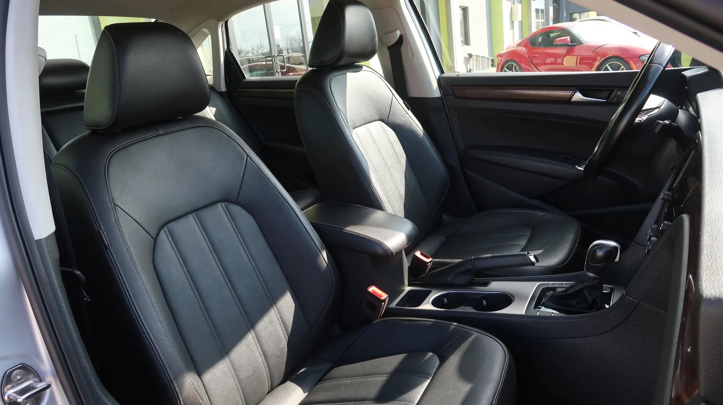Used 2020 Volkswagen Passat 2.0T SEL FWD image 27