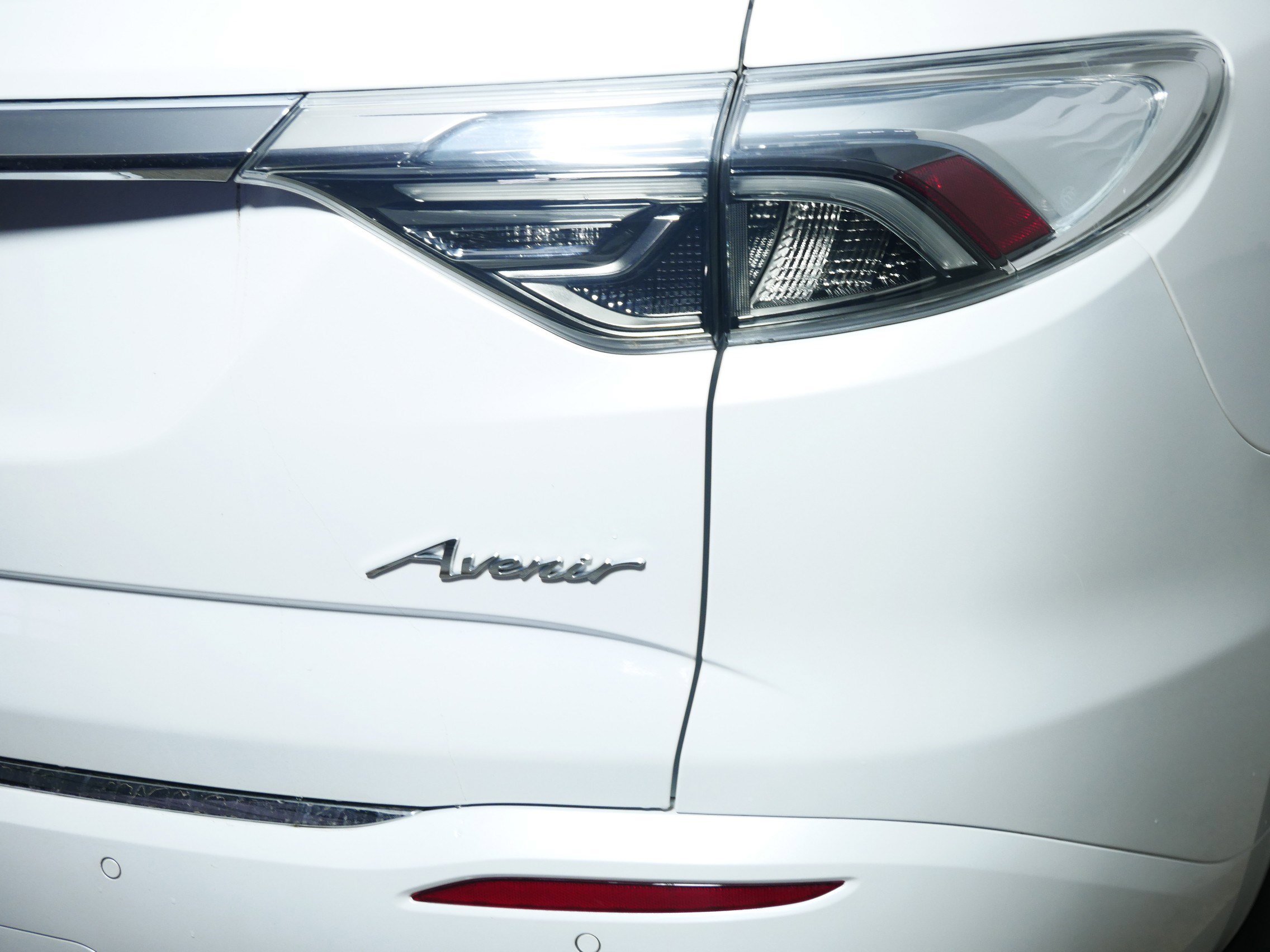 Certified 2023 Buick Enclave Avenir w/ Avenir Technology Package image 17