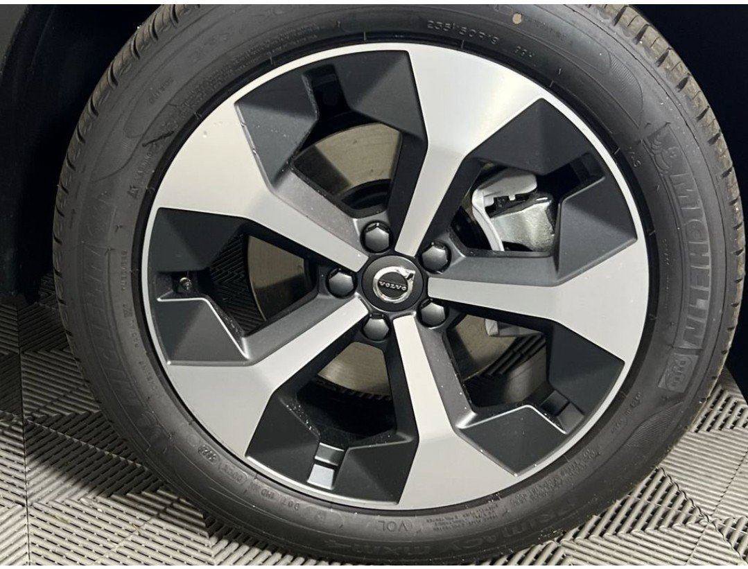 Certified 2026 Volvo XC40 B5 Plus w/ Protection Package Premier AWD/4WD image 11