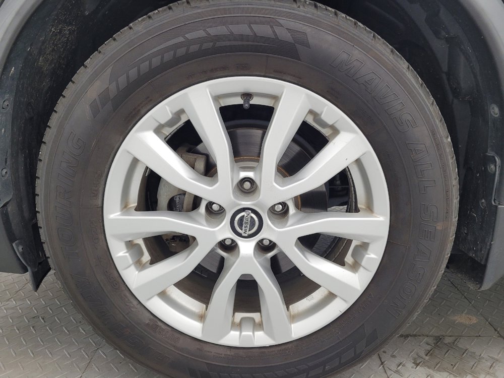 Used 2019 Nissan Rogue SV image 31